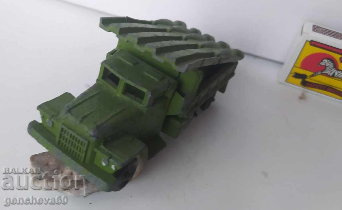 Vechi model militar de jucărie rusească cu preț € 12.00 | 23.47 BGN Vechi model militar de jucărie rusească cu preț € 12.00 | 23.47 BGN