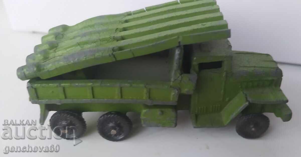 Licitație Vechi model militar de jucărie rusească Licitație Vechi model militar de jucărie rusească