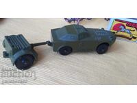 Vehicul blindat sovietic BRDM-1 cu remorcă