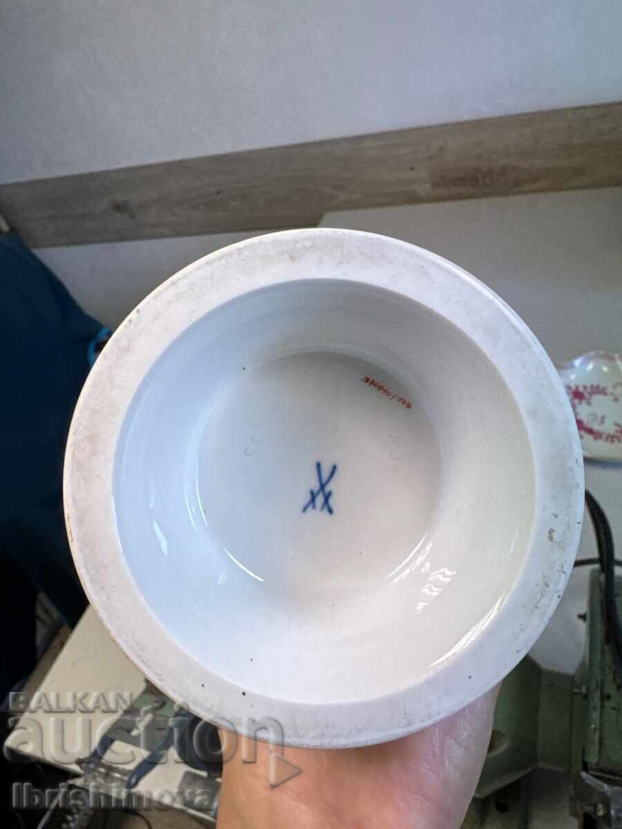 Vază Meissen cu preț € 200.00 | 391.17 BGN Vază Meissen cu preț € 200.00 | 391.17 BGN