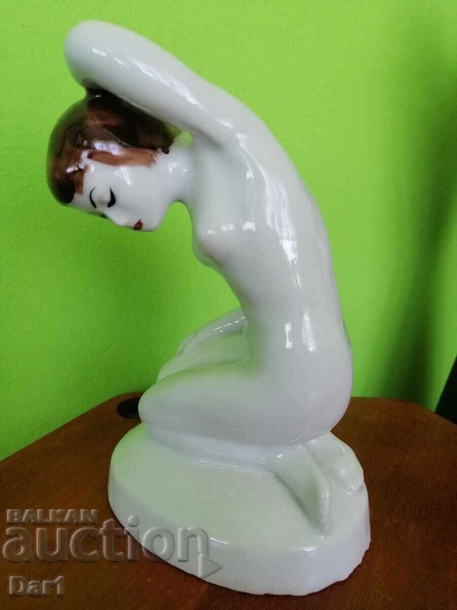 Стара българска статуетка с цена € 55.00 | 107.57 лв.