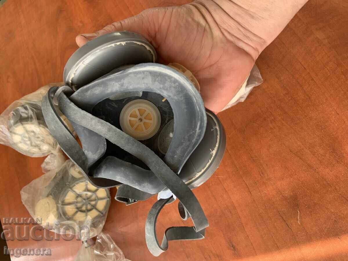MR-70 RESPIRATOR FROM SOCA INSTRUCTION NEW FILTERS - 6