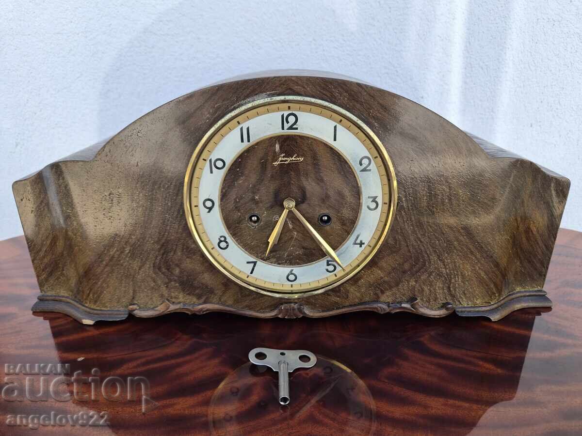 German desk clock JUNGHANS WORKING with price € 2.00 | 3.91 BGN German desk clock JUNGHANS WORKING with price € 2.00 | 3.91 BGN