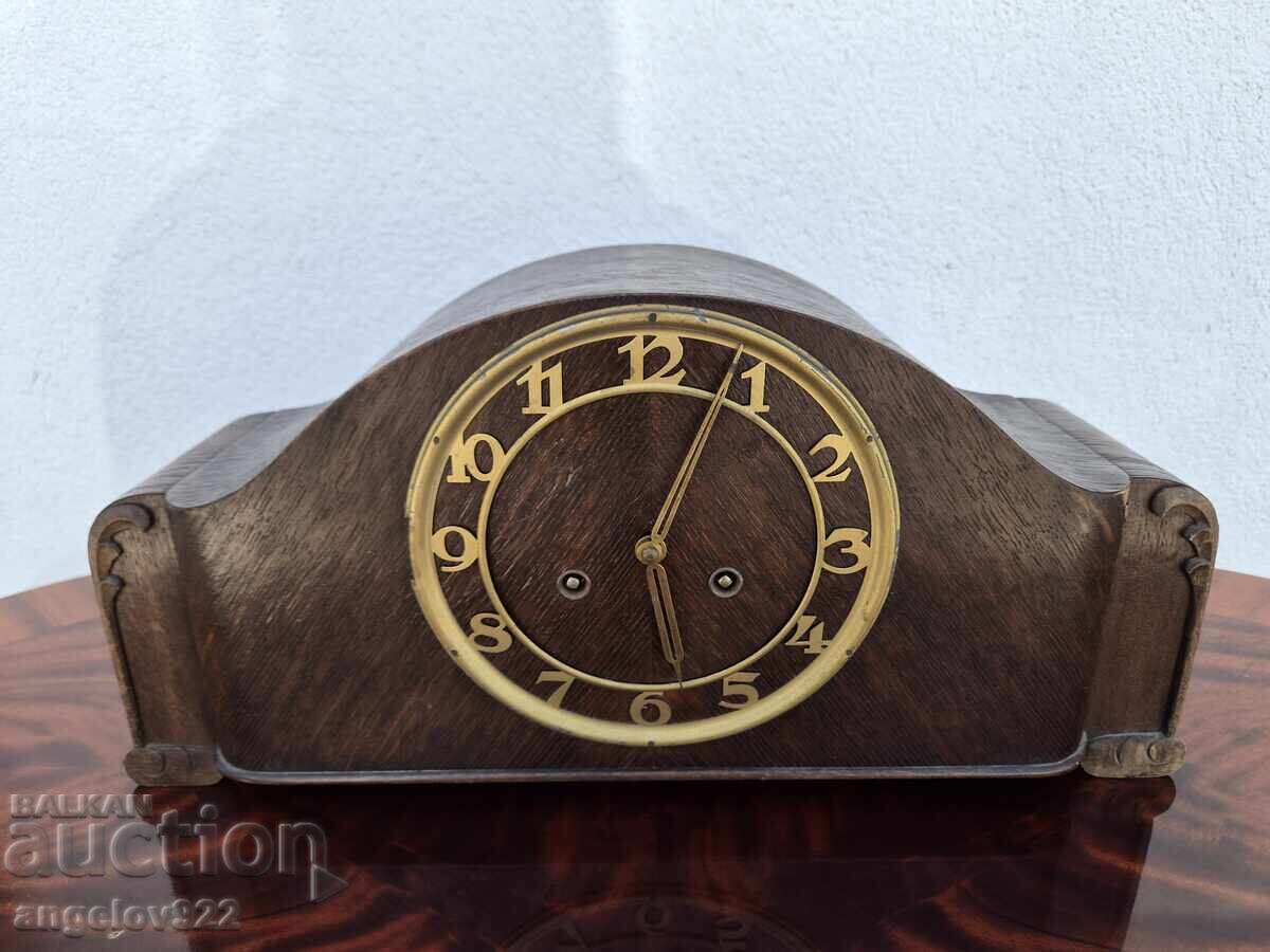 Ceas de masă vintage!!! cu preț € 0.01 | 0.02 BGN Ceas de masă vintage!!! cu preț € 0.01 | 0.02 BGN
