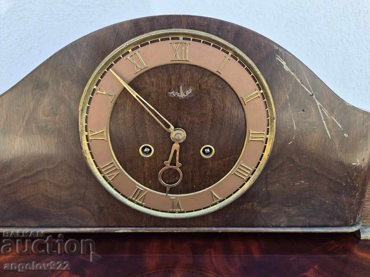 Ceas de masă vintage!!! cu preț € 0.01 | 0.02 BGN Ceas de masă vintage!!! cu preț € 0.01 | 0.02 BGN