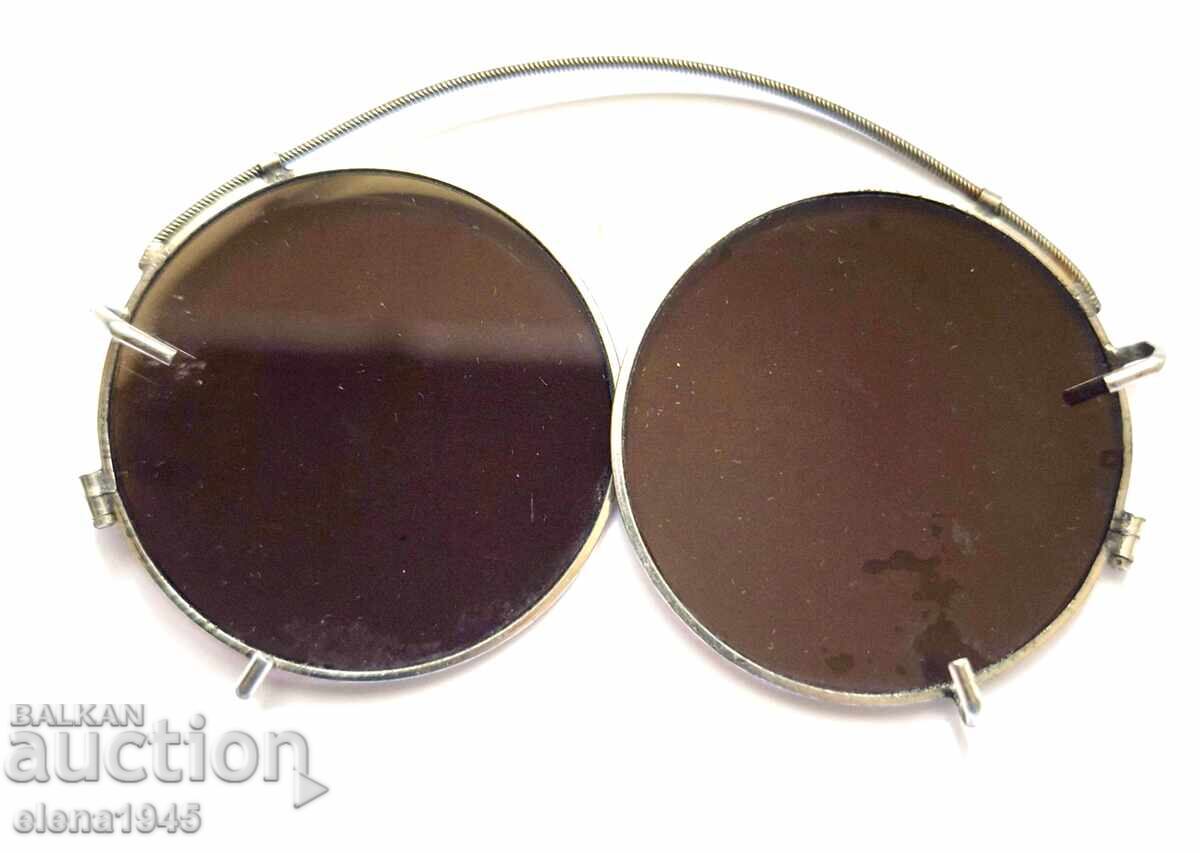 Ochelari de soare vintage cu preț € 15.00 | 29.34 BGN Ochelari de soare vintage cu preț € 15.00 | 29.34 BGN