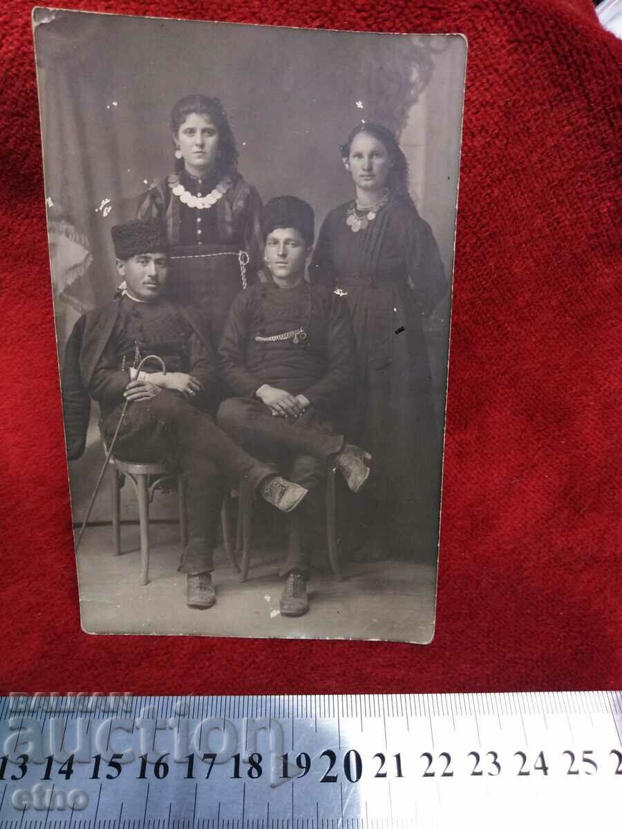 ΒΑΣΙΛΙΚΗ ΦΩΤΟΓΡΑΦΙΑ, ΑΝΔΡΙΚΗ ΦΟΡΕΣΗ ΒΑΣΙΛΙΚΗ ΦΩΤΟΓΡΑΦΙΑ, ΑΝΔΡΙΚΗ ΦΟΡΕΣΗ