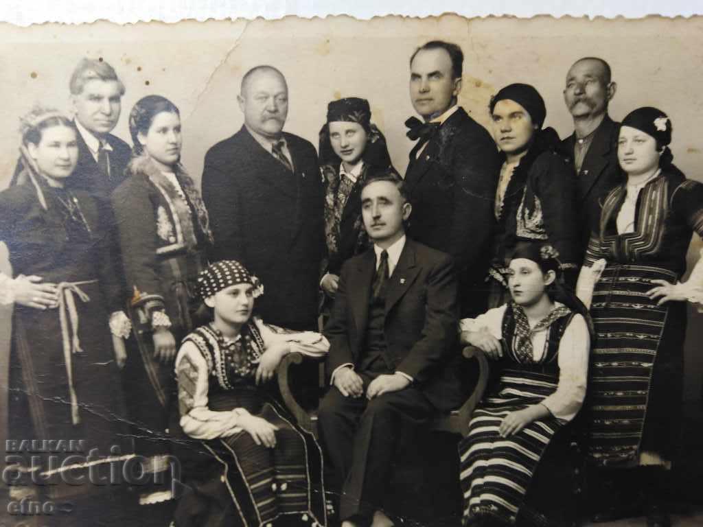 FOTOGRAFIE REGALĂ - 1938 PORT COSTUM POPULAR cu preț € 0.01 | 0.02 BGN FOTOGRAFIE REGALĂ - 1938 PORT COSTUM POPULAR cu preț € 0.01 | 0.02 BGN