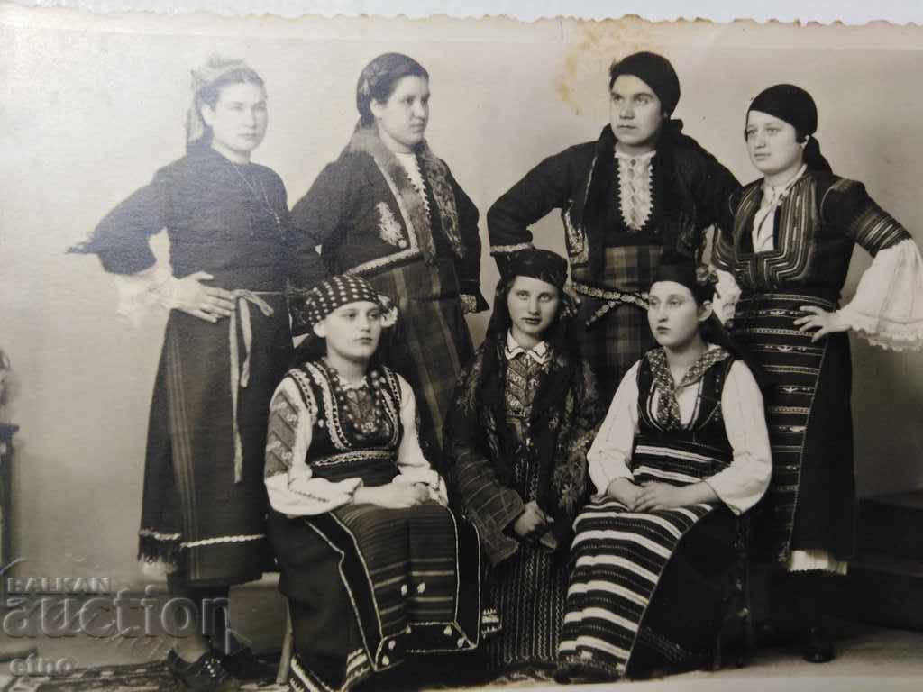 FOTOGRAFIE REGALĂ - 1938 PORT COSTUM POPULAR cu preț € 0.01 | 0.02 BGN FOTOGRAFIE REGALĂ - 1938 PORT COSTUM POPULAR cu preț € 0.01 | 0.02 BGN