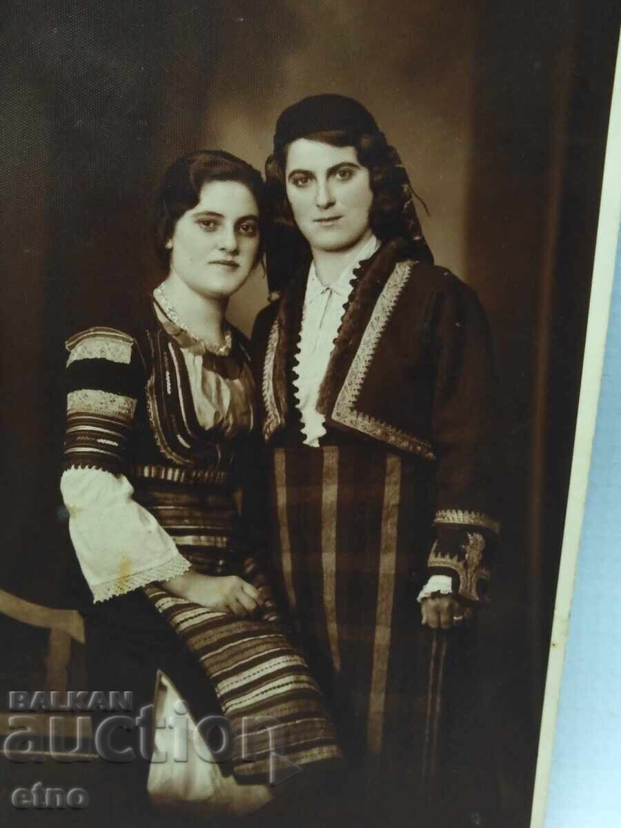 Аукцион ЦАРСКА СНИМКА-1932г,-РОДОПСКА НОСИЯ,сърма,гайтан Аукцион ЦАРСКА СНИМКА-1932г,-РОДОПСКА НОСИЯ,сърма,гайтан