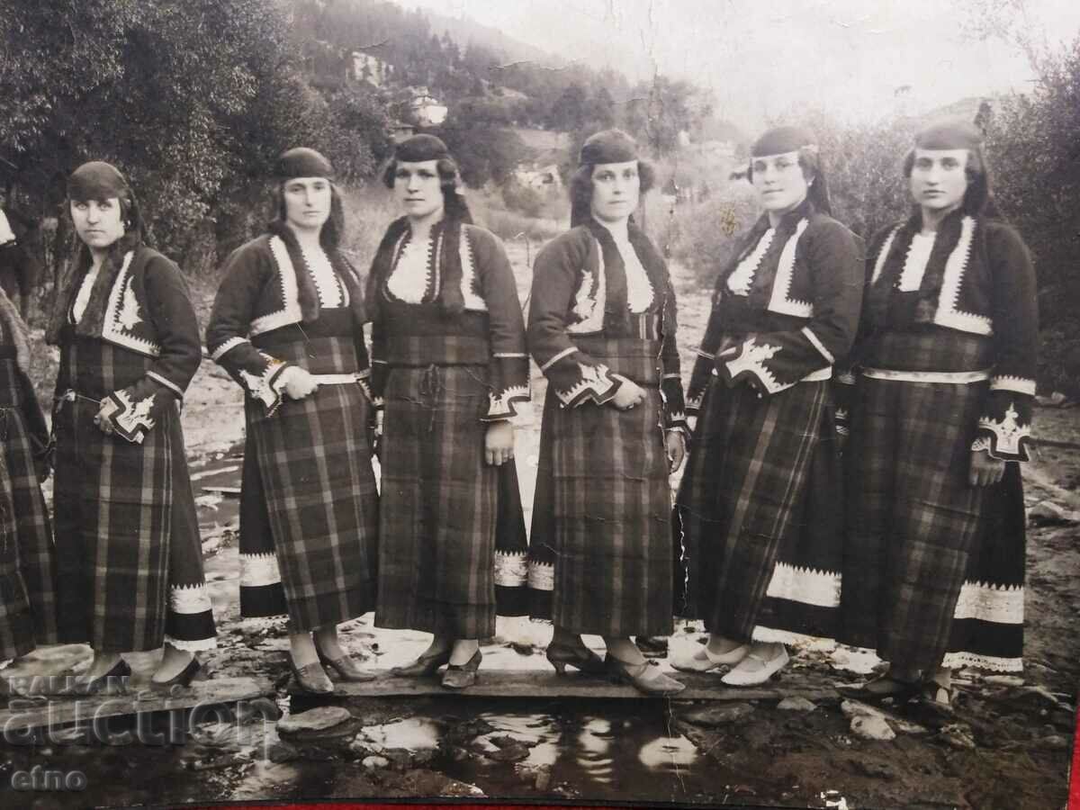 Παράδοση ΒΑΣΙΛΙΚΗ ΦΩΤΟΓΡΑΦΙΑ-1927, Τσεπελάρε - ΡΟΔΟΠΙΤΙΚΗ ΦΟΡΕΣΙΑ, σύρμα, γαϊτάνι