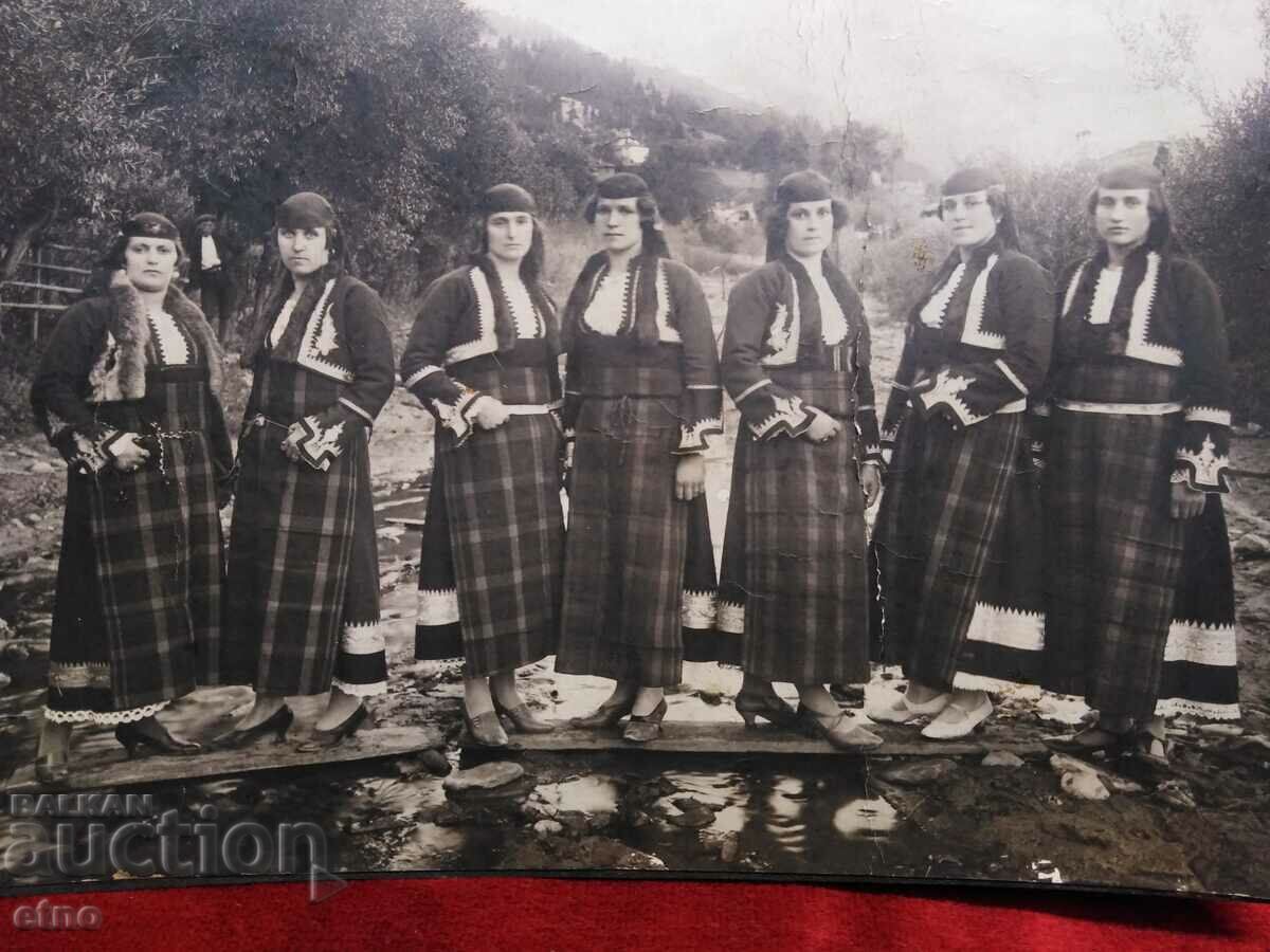 ΒΑΣΙΛΙΚΗ ΦΩΤΟΓΡΑΦΙΑ-1927, Τσεπελάρε - ΡΟΔΟΠΙΤΙΚΗ ΦΟΡΕΣΙΑ, σύρμα, γαϊτάνι