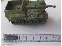 Model vechi de tanc de artilerie rusesc
