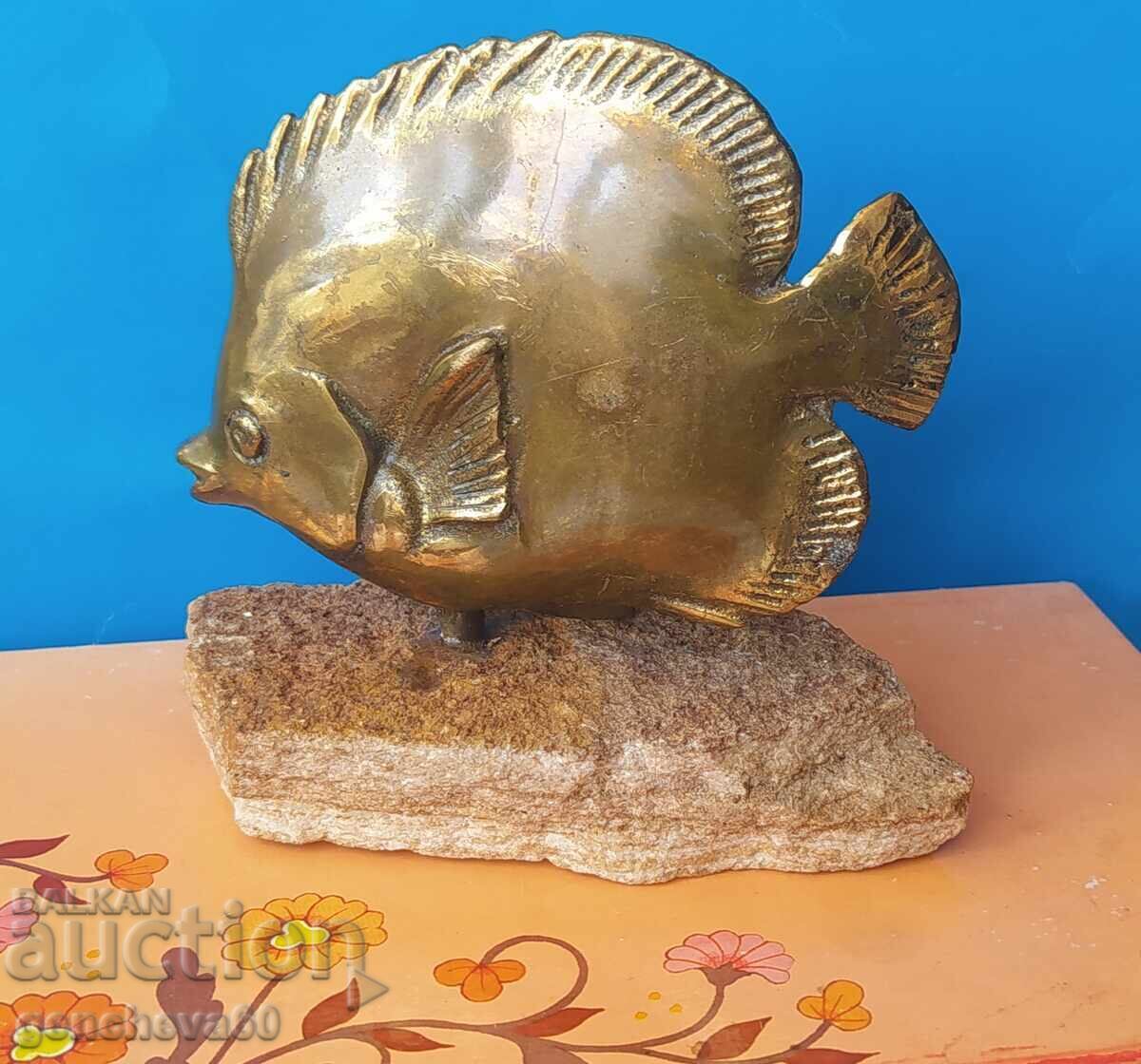 Livrarea Sculptură din bronz de autor „Peștișorul de aur”