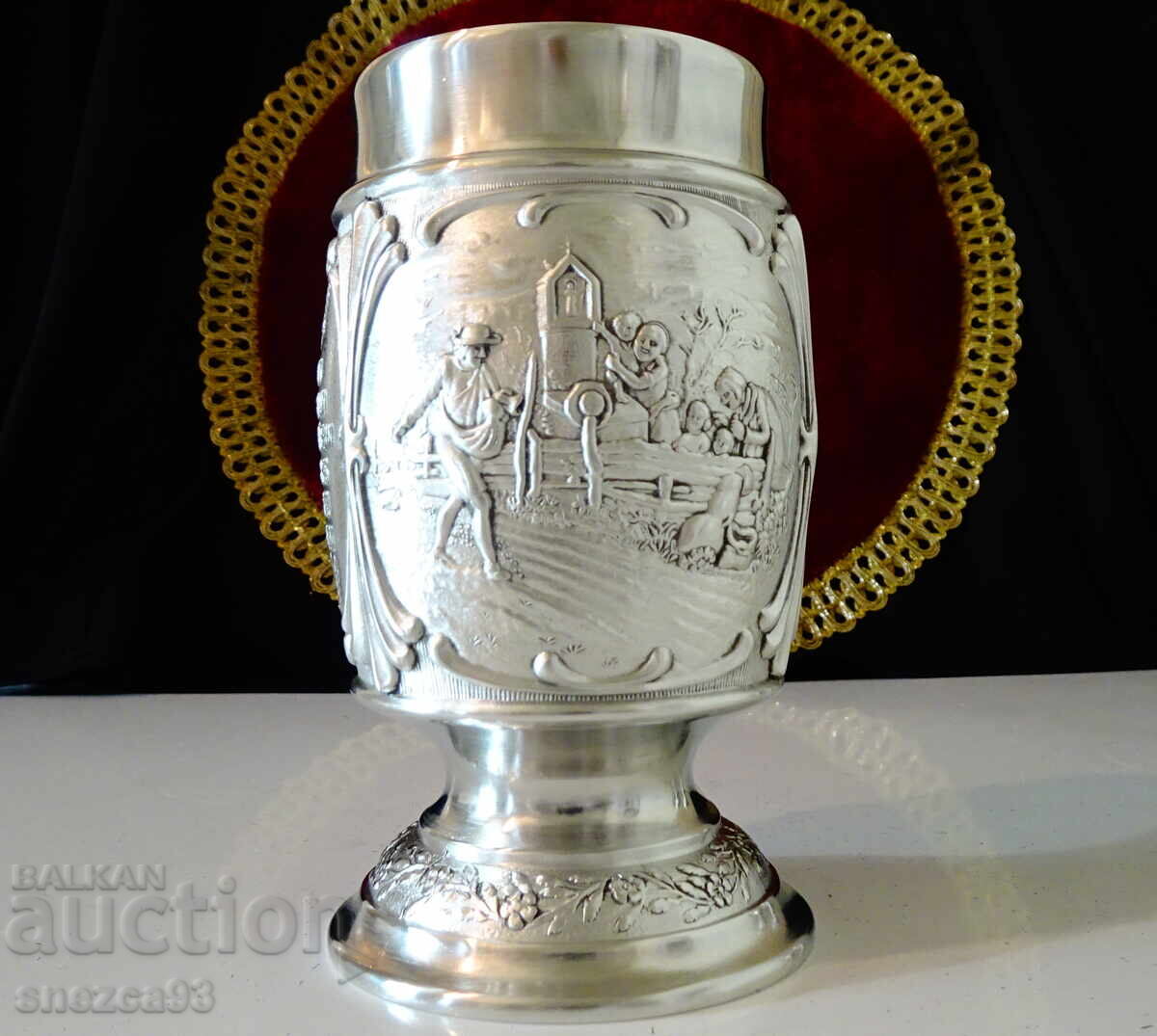 Pocal din cositor „Semănăm cu speranță, secerăm cu recunoștință.” cu preț € 38.99 | 76.26 BGN