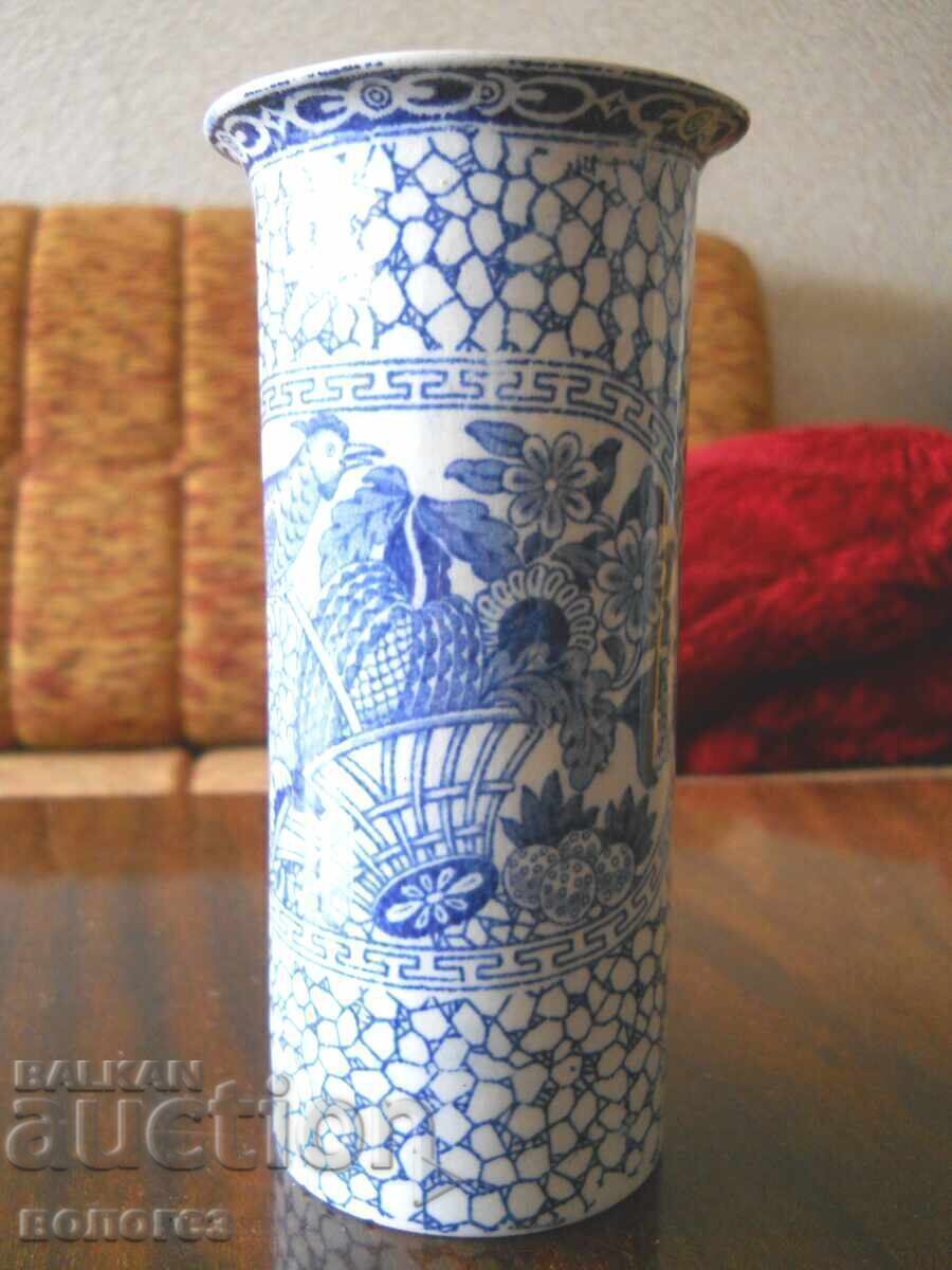 Vază de porțelan veche "W. Adams" - Anglia cu preț € 43.50 | 85.08 BGN