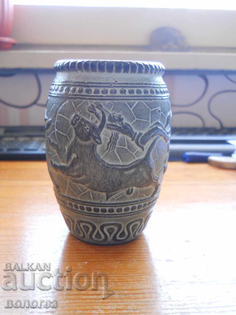 Vas din ceramică cu motive minoice - Knossos, Creta cu preț € 10.30 | 20.15 BGN