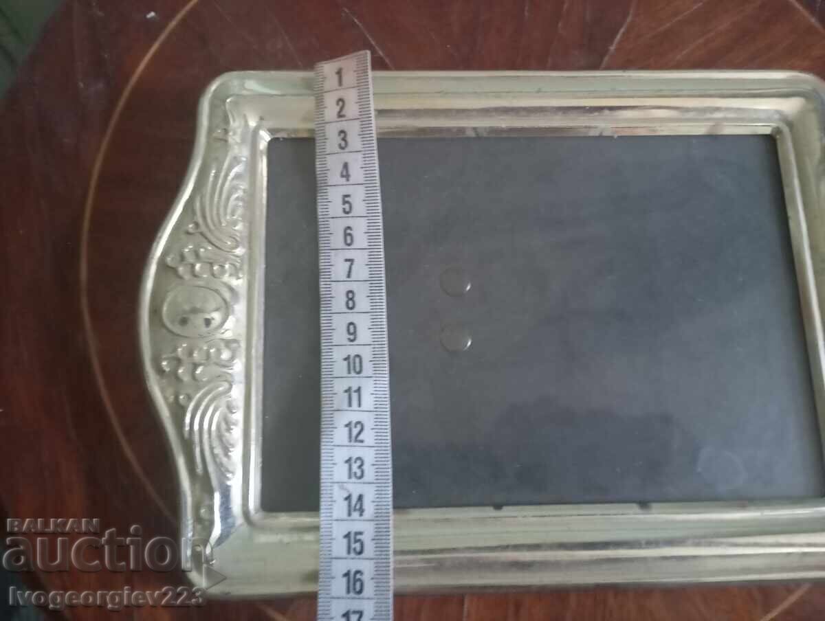 Livrarea Ramă foto din metal argintat Livrarea Ramă foto din metal argintat
