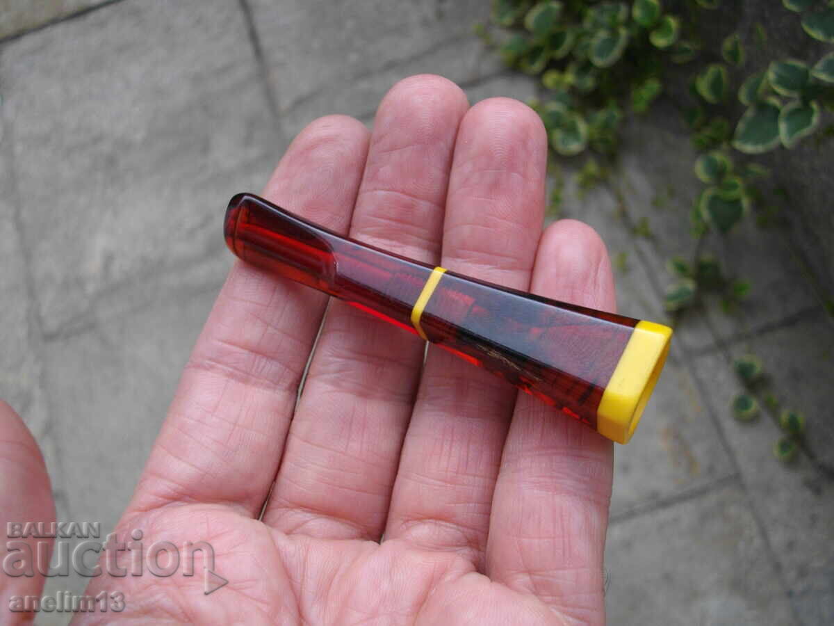 OLD AMBER CIGAR HOLDER - 5