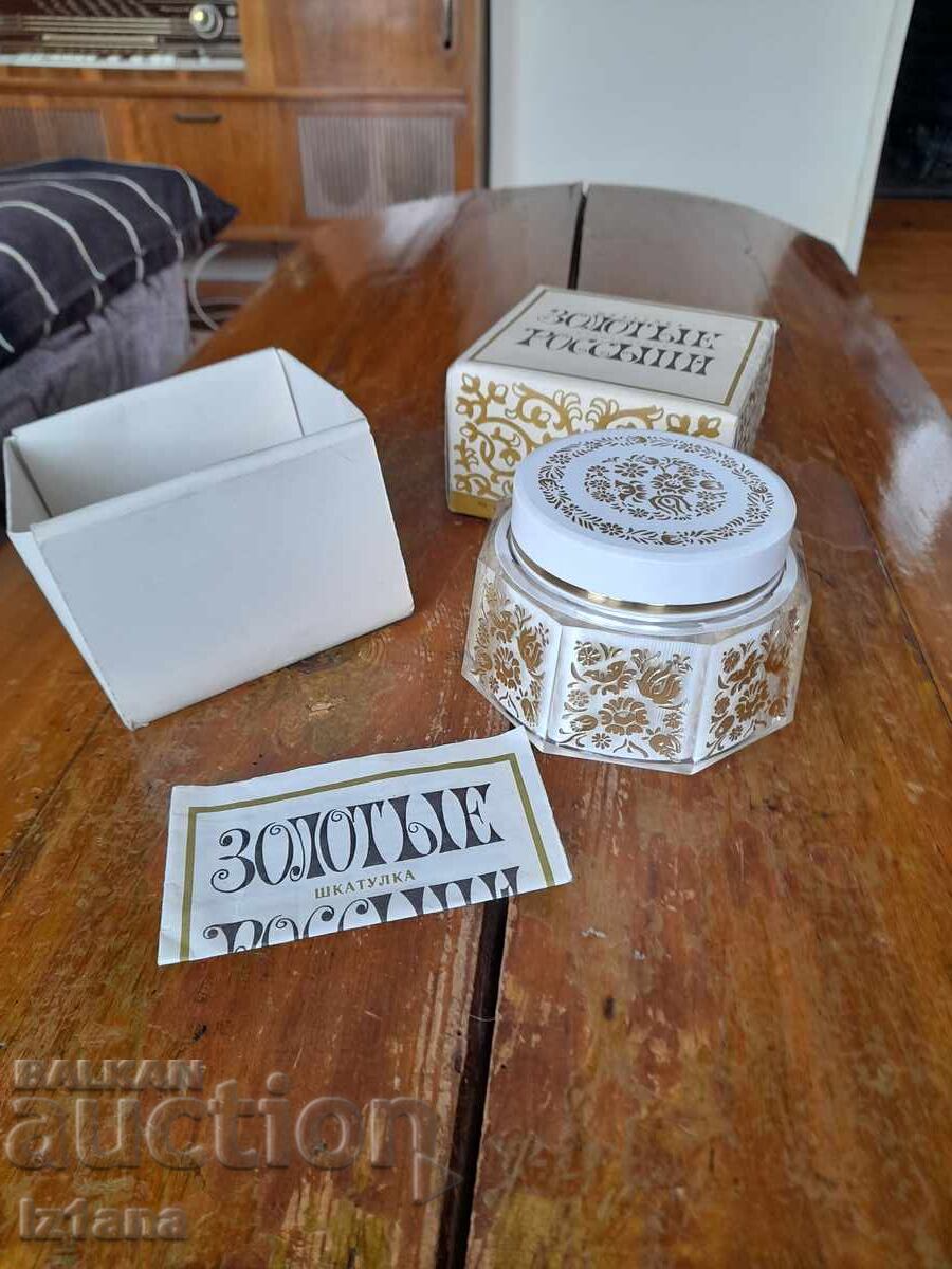Доставка на Стара музикална кутия за бижута