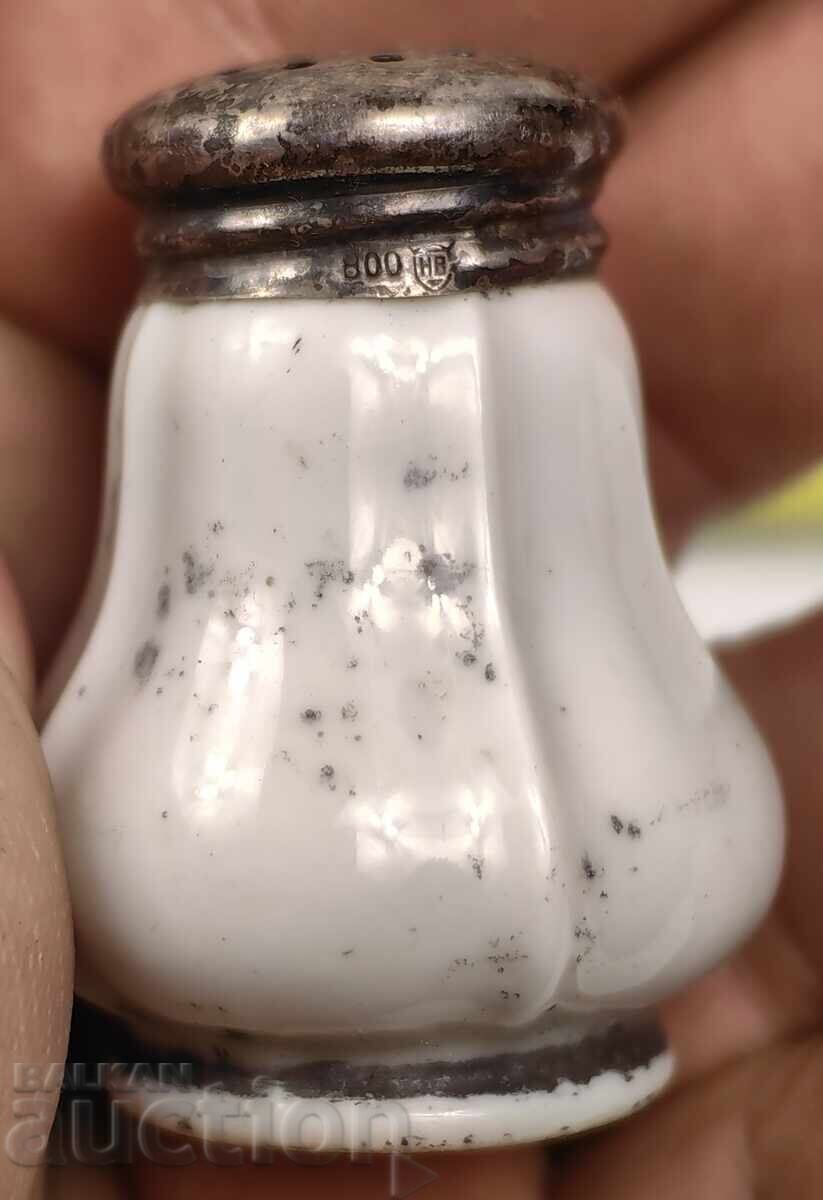 Licitație SOLNIȚE VECHI DIN PORȚELAN DE PESTE 100 DE ANI CU CAPACE DIN ARGINT