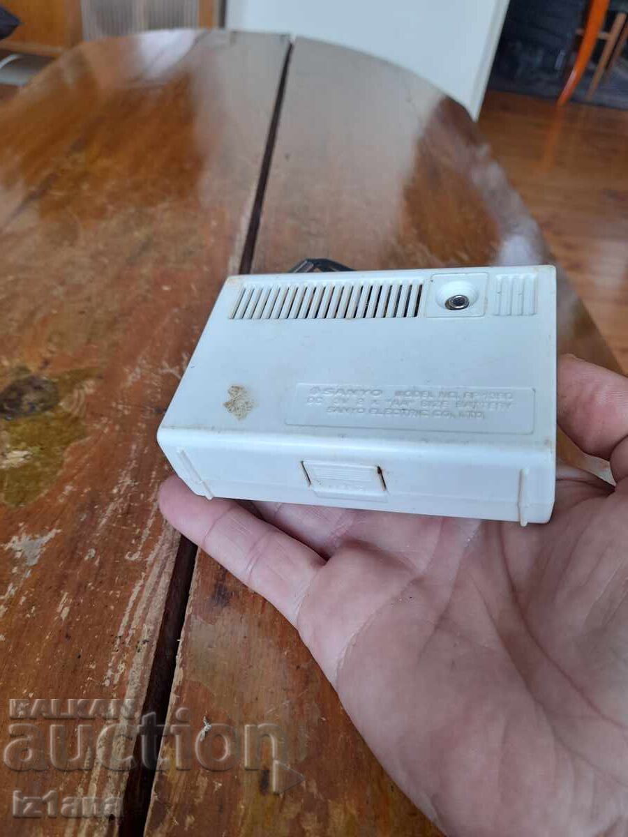 Auction Vintage radio, Sanyo RP 1390 radio receiver Auction Vintage radio, Sanyo RP 1390 radio receiver