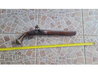 Pistol, pistol, evzalia, cremenea