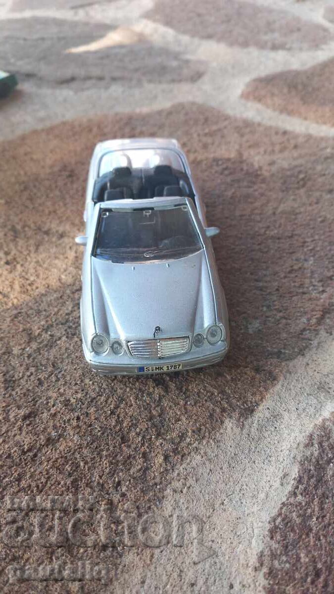 Μεταλλικό αυτοκινητάκι Mercedes-Benz CLK με τιμή € 10.00 | 19.56 BGN