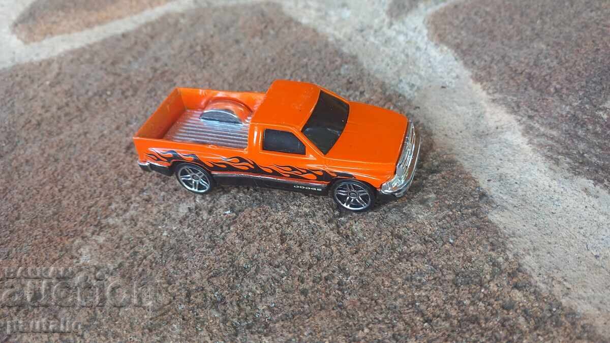 Mașinuță metalică Dodge Ram cu preț € 5.00 | 9.78 BGN