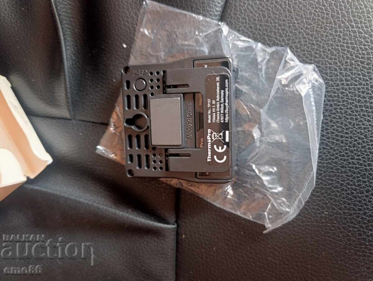 Delivery of Three pieces for measuring humidity and temperature