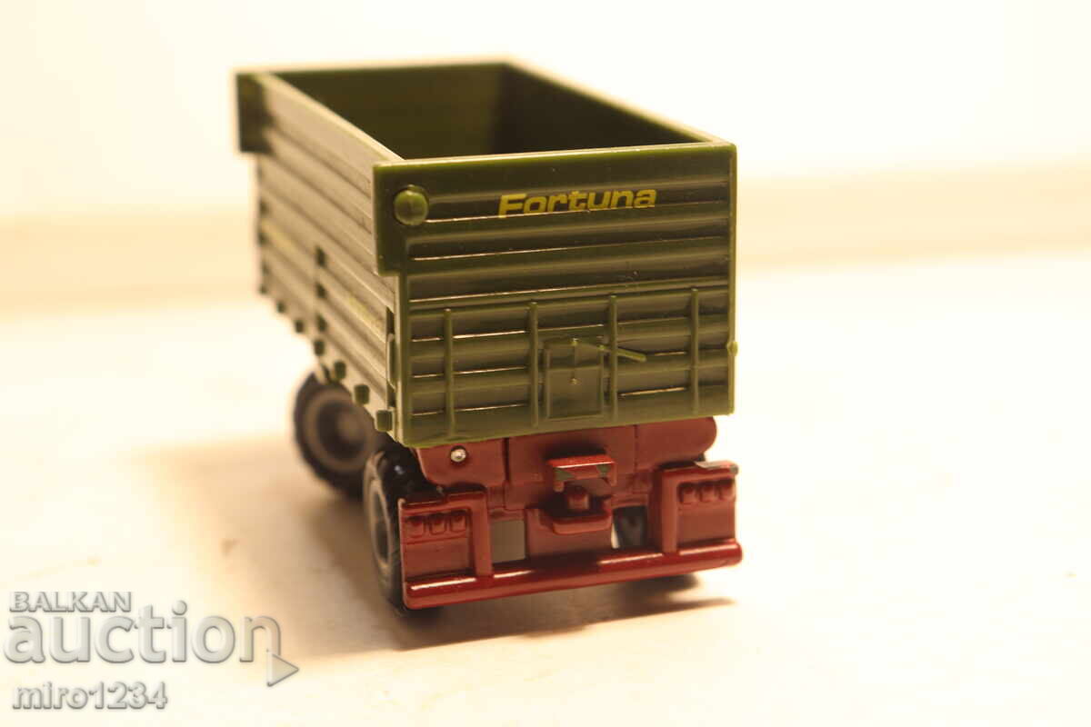1/60 SIKU FORTUNA REMORCĂ PENTRU TRACTOR MODEL - 5