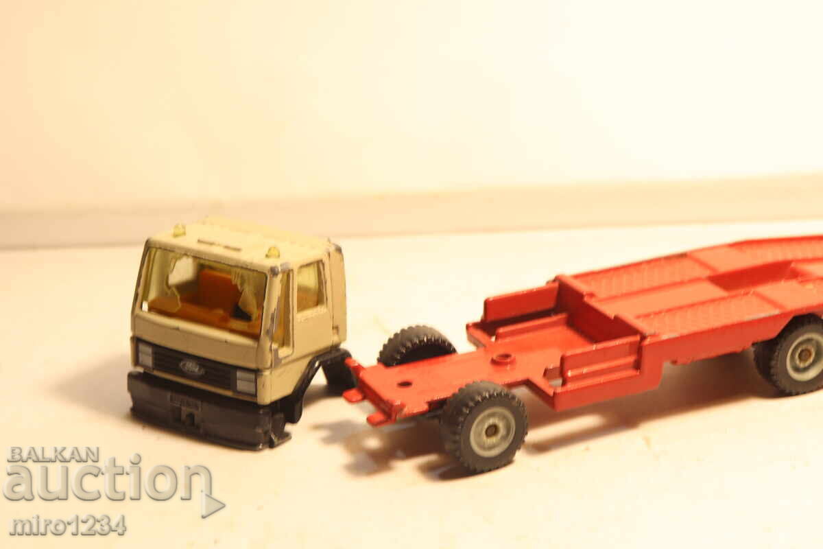 1/50 SIKU FORD TOW TRUCK ROADSIDE ASSISTANCE TRUCK MODEL - 5 1/50 SIKU FORD TOW TRUCK ROADSIDE ASSISTANCE TRUCK MODEL - 5