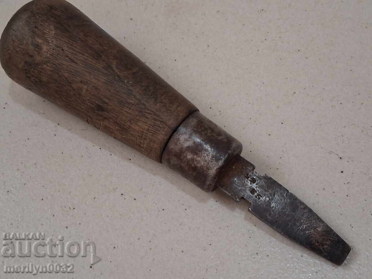 Șurubelniță veche de la ZIP a fabricii Kranka Berdana Tula cu preț € 34.93 | 68.32 BGN Șurubelniță veche de la ZIP a fabricii Kranka Berdana Tula cu preț € 34.93 | 68.32 BGN