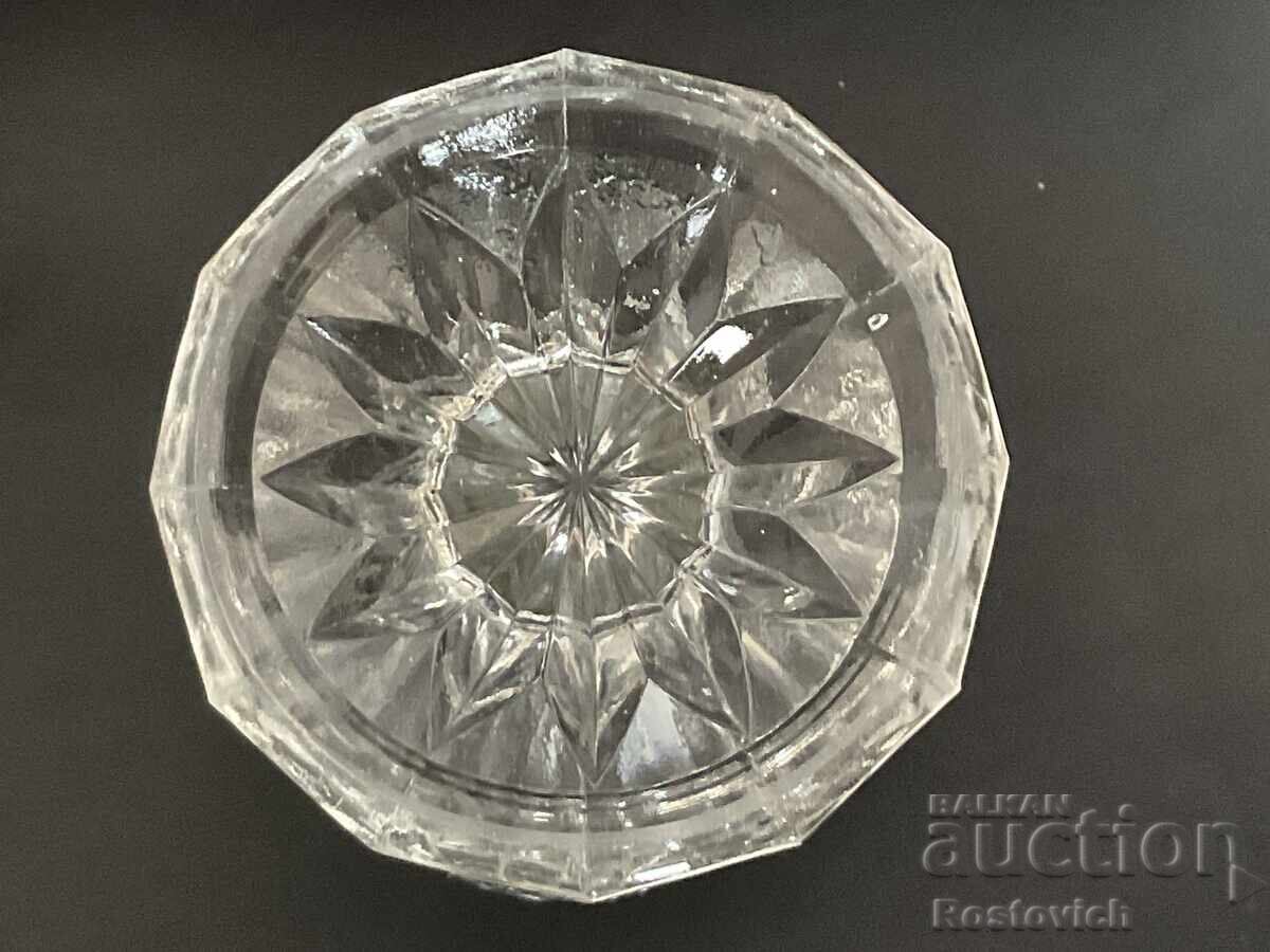 Delivery of Glass vase - vintage model from Cristal d'Arques France Delivery of Glass vase - vintage model from Cristal d'Arques France