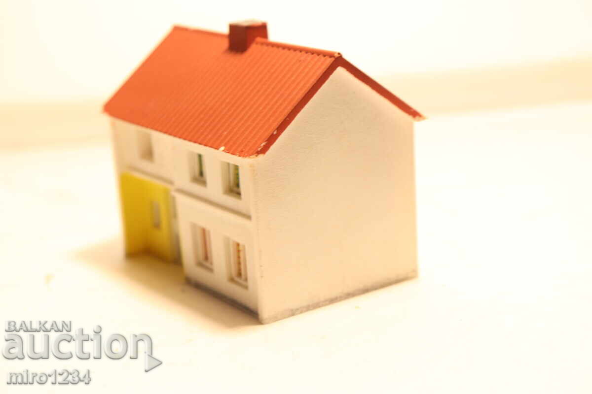 1/120?? VOLLMER??? CASĂ MACHETĂ CONSTRUCȚIE MODEL FEROVIAR GARĂ cu preț € 0.01 | 0.02 BGN 1/120?? VOLLMER??? CASĂ MACHETĂ CONSTRUCȚIE MODEL FEROVIAR GARĂ cu preț € 0.01 | 0.02 BGN