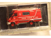 1/72  RENAULT  ПОЖАРНА КАМИОН  КОЛИЧКА    МОДЕЛ