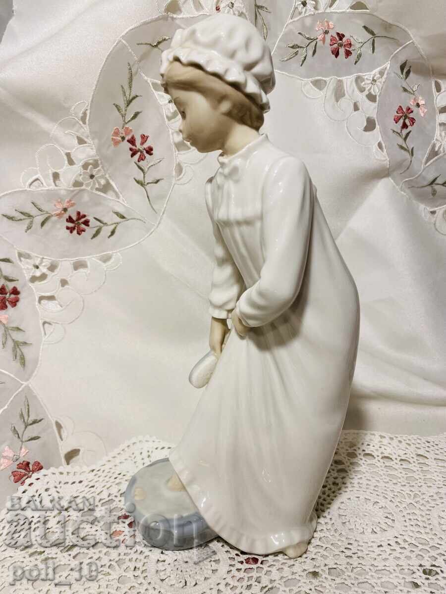 Livrarea figurina de portelan