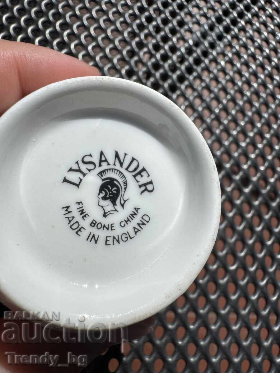Аукцион Порцеланова флорална композиция от Lysander Fine Bone China
