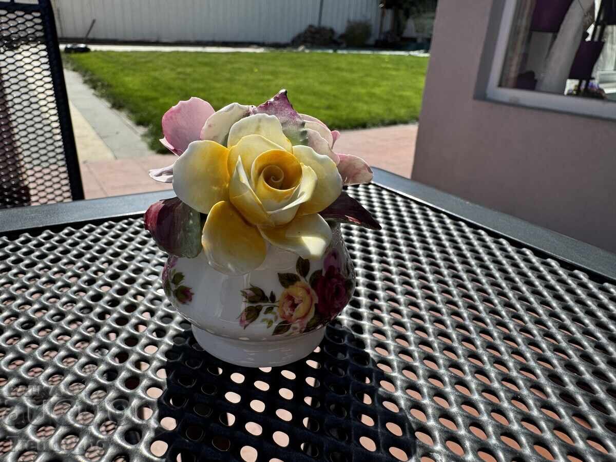 Порцеланова флорална композиция от Lysander Fine Bone China