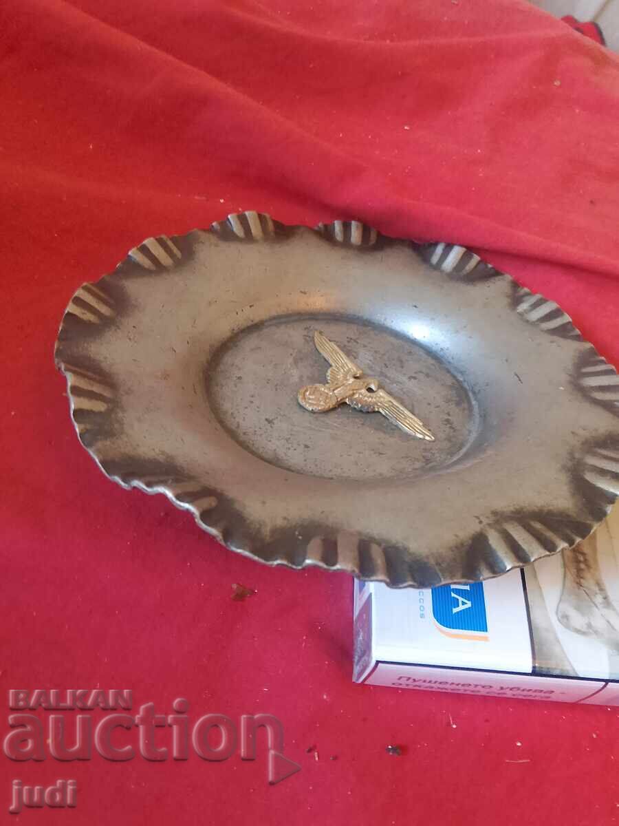 Farfurie metalică al Treilea Reich cu preț € 25.00 | 48.90 BGN