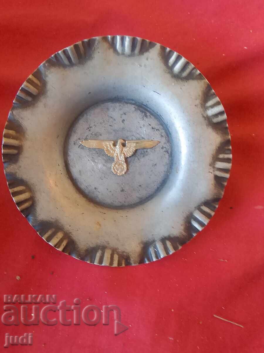 Farfurie metalică al Treilea Reich