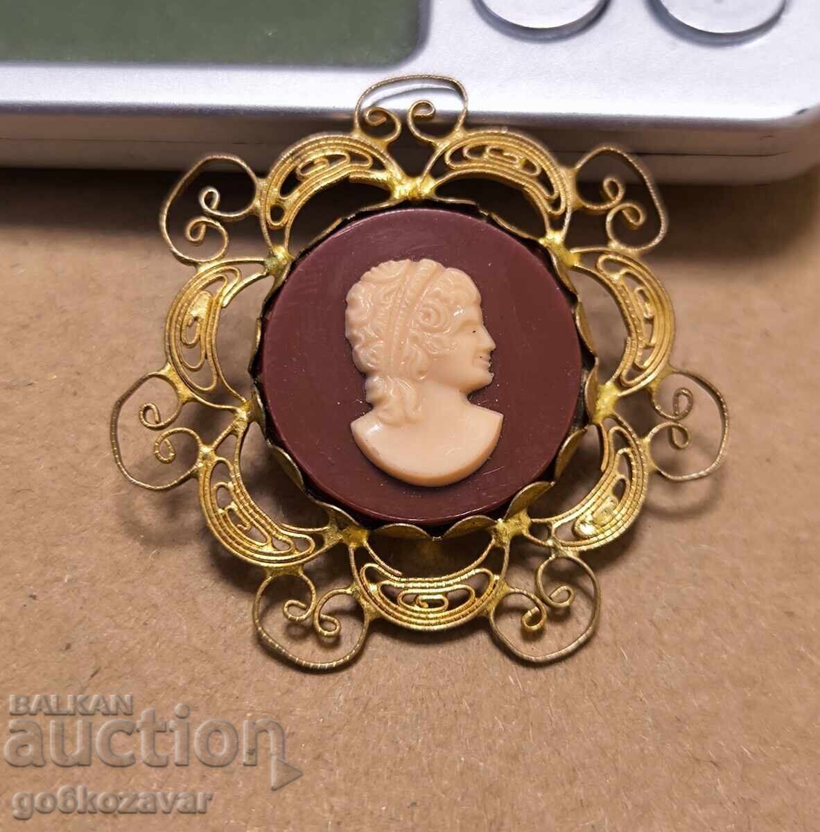Licitație VECHE BROȘĂ CAMEO MINUNATĂ!