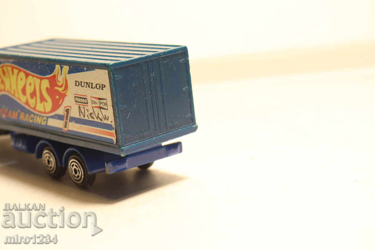 CAMION HOT WHEELS DUNLOP SCARA 1/64 MODEL MAȘINUȚĂ - 5 CAMION HOT WHEELS DUNLOP SCARA 1/64 MODEL MAȘINUȚĂ - 5