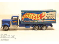 1/64   HOT  WHEELS   DUNLOP   КАМИОН   КОЛИЧКА    МОДЕЛ