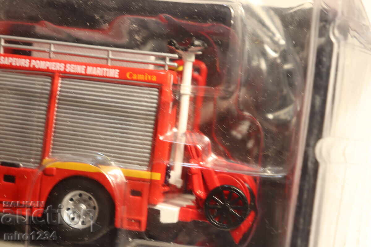 MODEL MAȘINUȚĂ CAMION DE POMPIERI IVECO 1/64 - 5 MODEL MAȘINUȚĂ CAMION DE POMPIERI IVECO 1/64 - 5