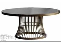 Τραπέζι με μεταλλική βάση και επιφάνεια από σκληρυμένο γυαλί