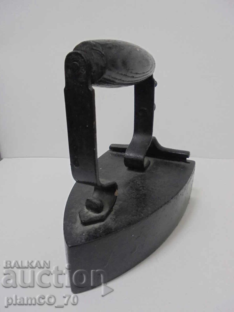 №*8685 Fier de călcat vechi din fontă ROSENFORS Nr. 3 - 5 №*8685 Fier de călcat vechi din fontă ROSENFORS Nr. 3 - 5
