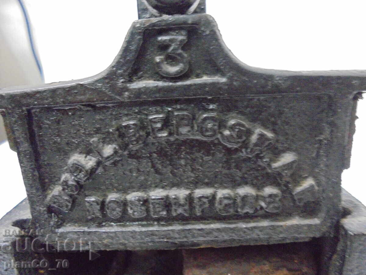 №*8685 Fier de călcat vechi din fontă ROSENFORS Nr. 3 - 6 №*8685 Fier de călcat vechi din fontă ROSENFORS Nr. 3 - 6