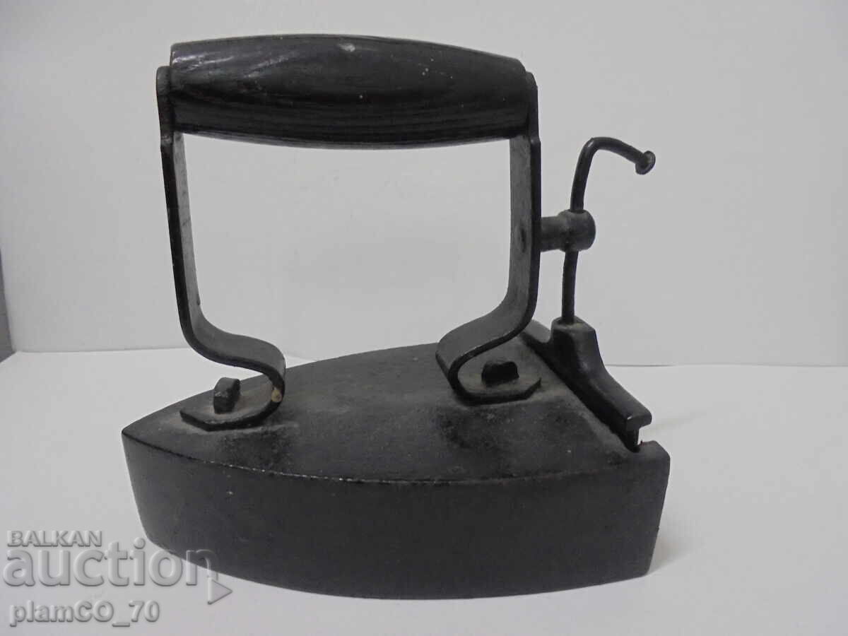 №*8685 Fier de călcat vechi din fontă ROSENFORS Nr. 3 №*8685 Fier de călcat vechi din fontă ROSENFORS Nr. 3