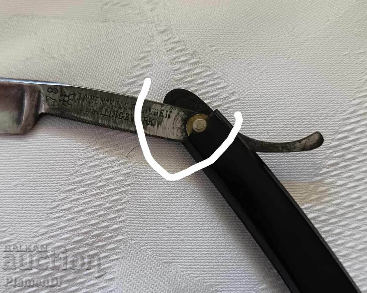 Brici vechi german J. A. Henckels SOLINGEN cu preț € 7.00 | 13.69 BGN Brici vechi german J. A. Henckels SOLINGEN cu preț € 7.00 | 13.69 BGN